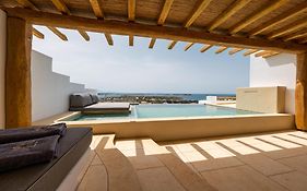 Utopia Suites By Anna Platanou